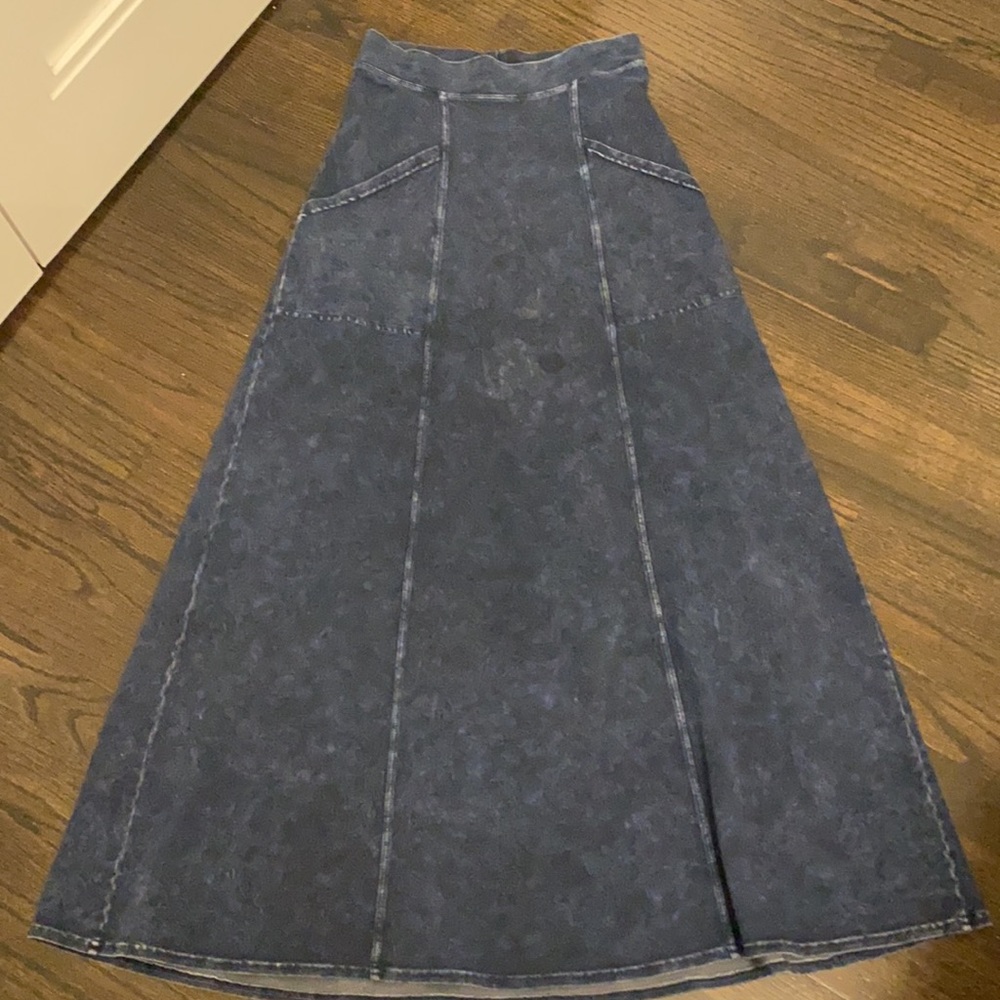 GREAT MAXI HARD TAIL SKIRT